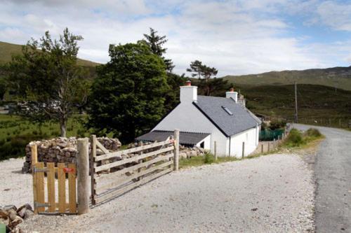 Glas Bheinn Cottage Luib Extérieur photo